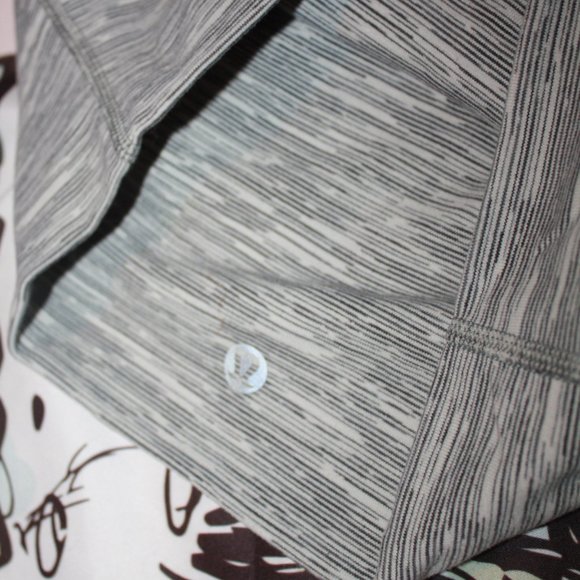 Lululemon Striped Gray & White Leggings 🌵 4 - Picture 10 of 12